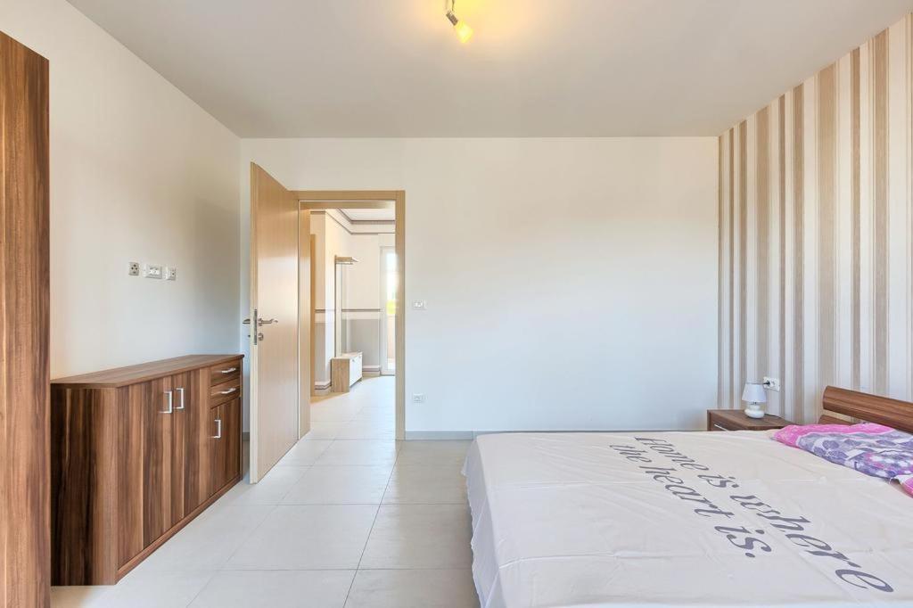 Lovely Fazana Apartments 400M From The Sea Eksteriør bilde